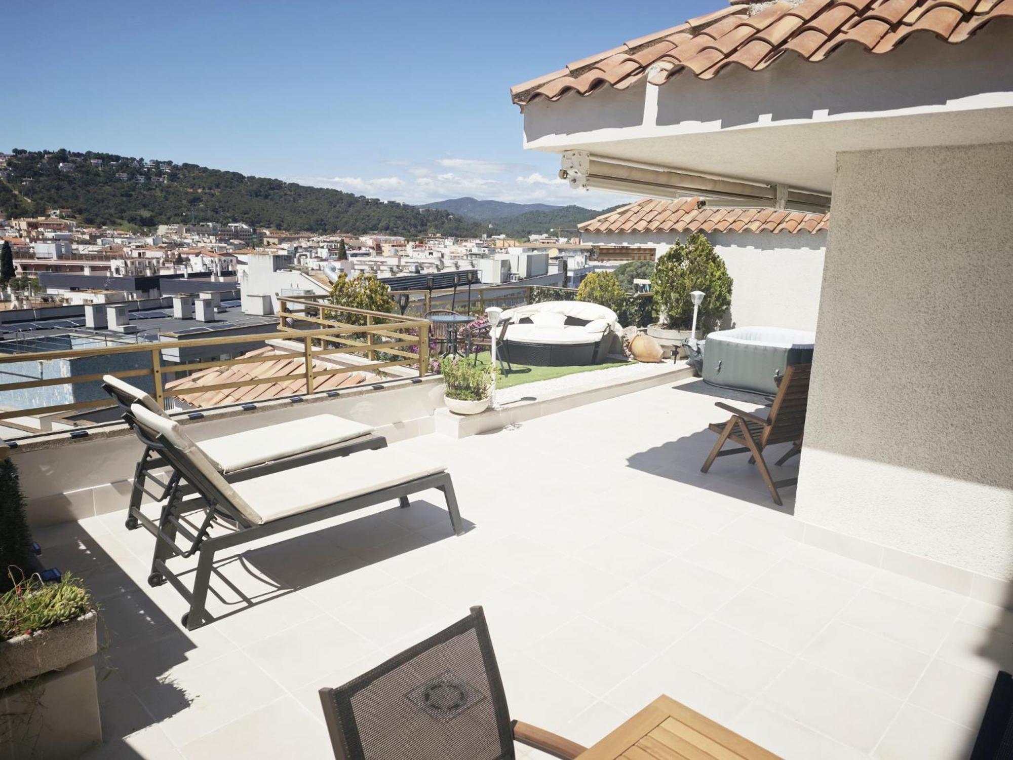 Apartment Luna Tossa De Mar With Jacuzzi, 5Mins Walking To The Beach, Sea And Castle View Big Terrace Exterior foto