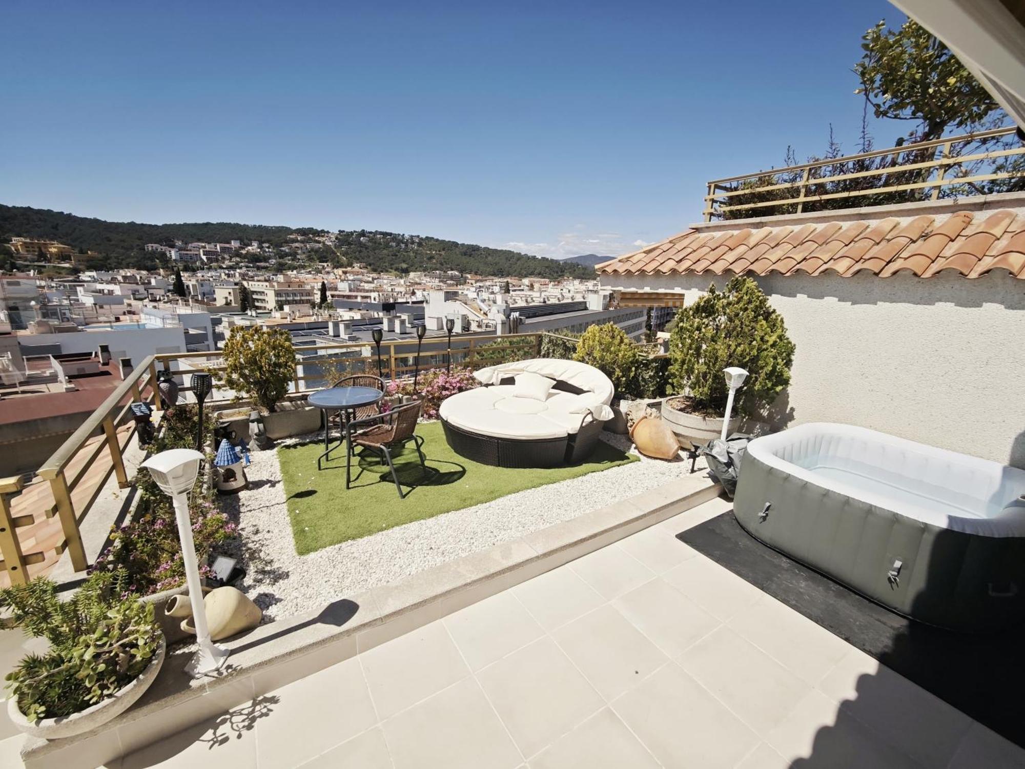 Apartment Luna Tossa De Mar With Jacuzzi, 5Mins Walking To The Beach, Sea And Castle View Big Terrace Exterior foto