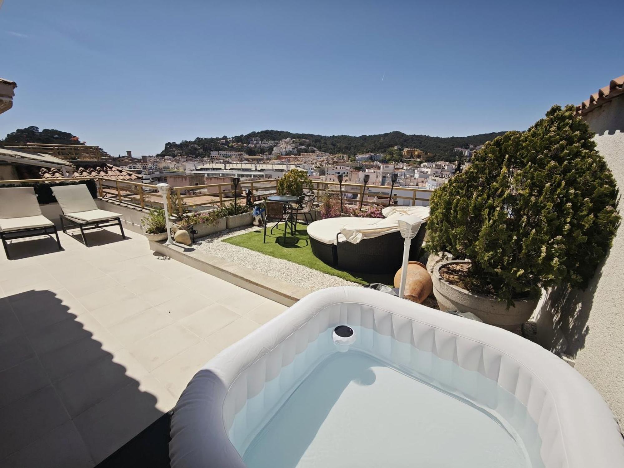 Apartment Luna Tossa De Mar With Jacuzzi, 5Mins Walking To The Beach, Sea And Castle View Big Terrace Exterior foto