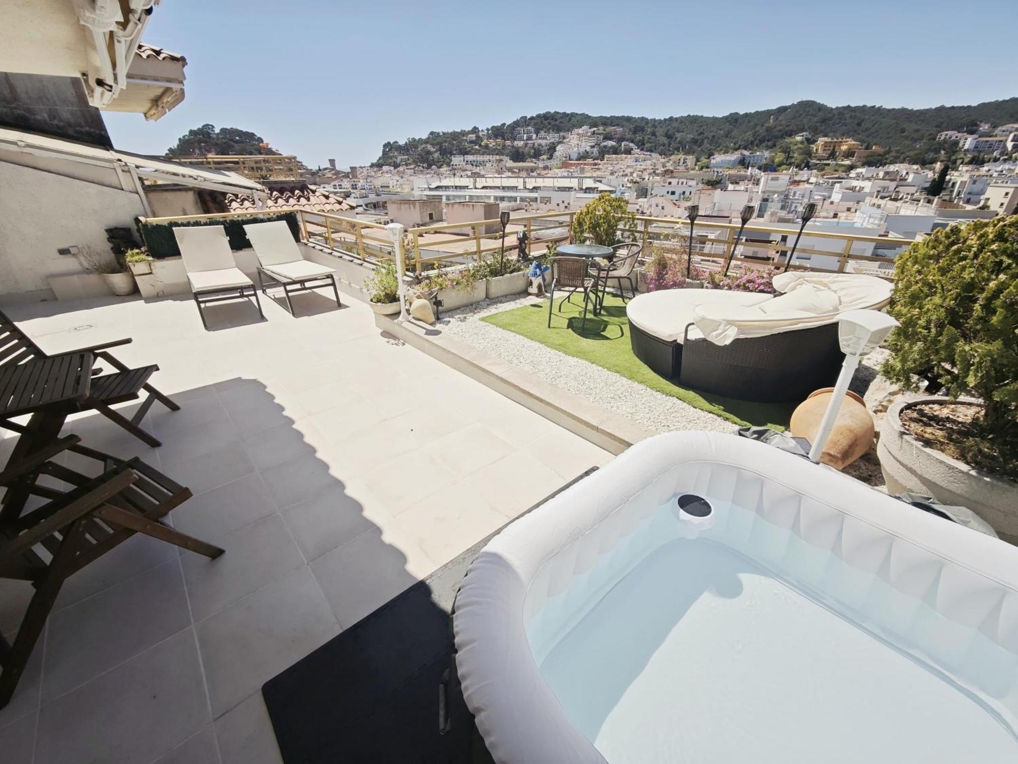 Apartment Luna Tossa De Mar With Jacuzzi, 5Mins Walking To The Beach, Sea And Castle View Big Terrace Exterior foto